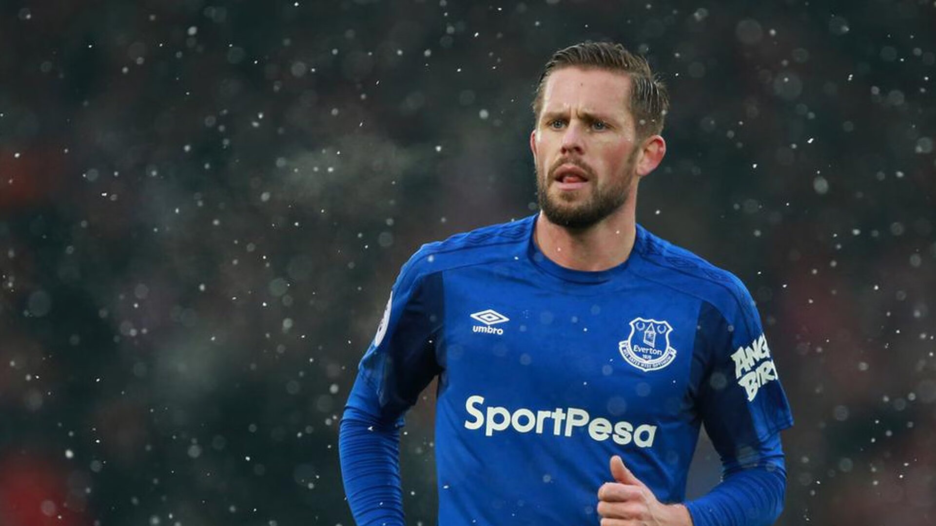 塞内加尔队中场卡瓦尼在巴黎奥运会上展现出强大的进攻组织能力